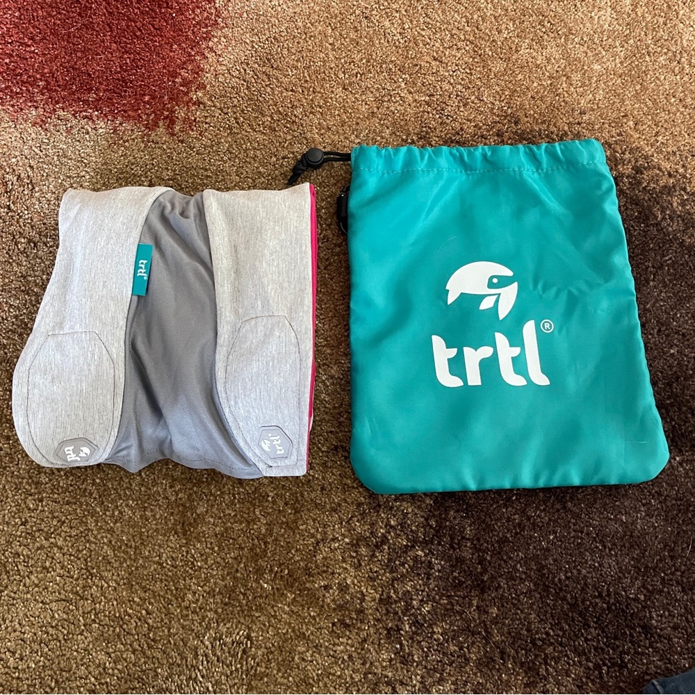 Trtl Travel Pillow Plus (Gray & Pink)